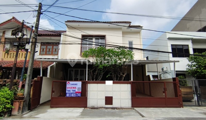 Murah !! Disewakan !! Rumah Semi Furnish Luas 200 Gading Griya Lestari Jalan 3 Mobil Hadap Timur Carpot 2 Murah !! Disewakan !! Rumah Semi Furnish Luas 200 Gading Griya Lestari Jalan 3 Mobil Hadap Timur Carpot 2