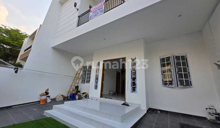 Murah !! Dijual Cepat !! Rumah Siap Huni Brand New 9x16,5 di Gading Griya Lestari 2