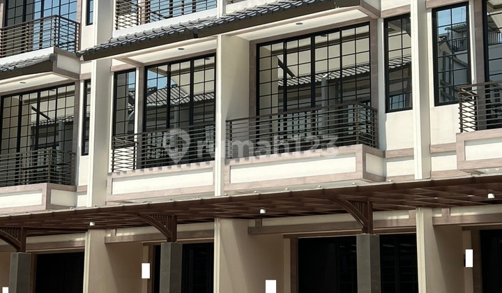 Cheap!! For Rent/For Sale!! Adjoined Shop House 4.5X17 Ready to Use, Suitable for Business in Sedayu City Gading Soho