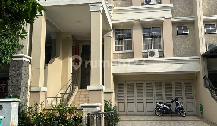 Murah !! Dijual Cepat !! Rumah Siap Huni 8X18 di Gading Grande Hadap Utara