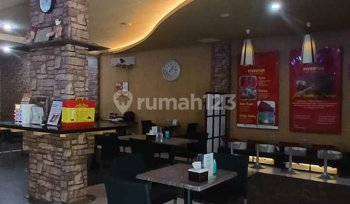 For Rent !! 5 Adjoined Shophouses Suitable for Bank/Showroom 25x15 in Sunter, Minimum Lease 3 Years, Negotiable