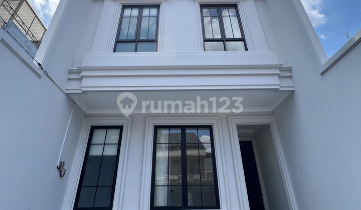 Dijual Cepat !! Rumah Minimalis 6 X 17 Siap Huni Semi Furnish di Janur Kuning , bisa Nego