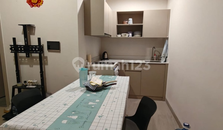 Murah !! DIjual Cepat Apt. Menara Jakarta Kemayoran Tower Equinox Luas 49 Full Furnish Lantai Tinggi , Bisa Nego 