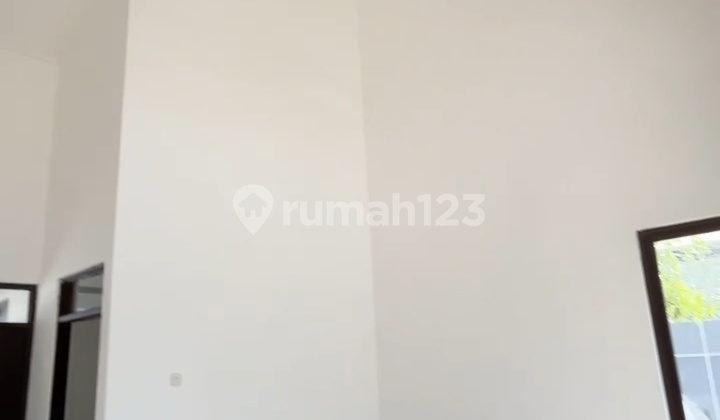 Rumah Siap Huni Posisi Sudut di Alamanda 2