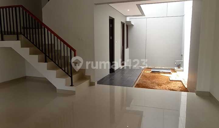 Rumah Cantik Siap Pakai, Summarecon Cluster Beryl 8