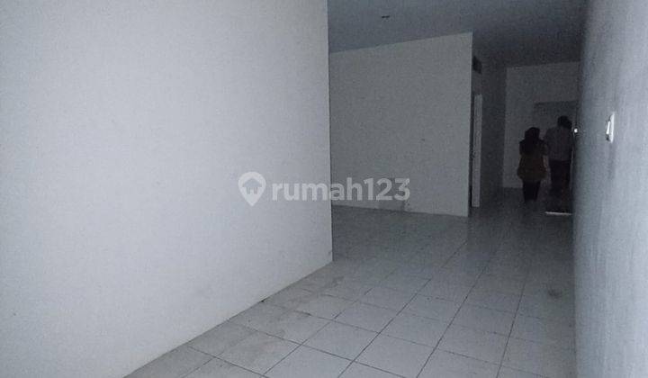 Ruko siap pakai di jalan irian 2,5 Lantai 9