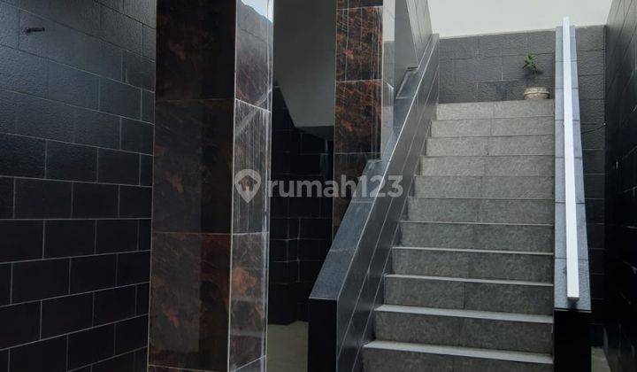 Rumah Mewah di Jalan Gunung Bromo Tanjung Merdeka Makassar 12
