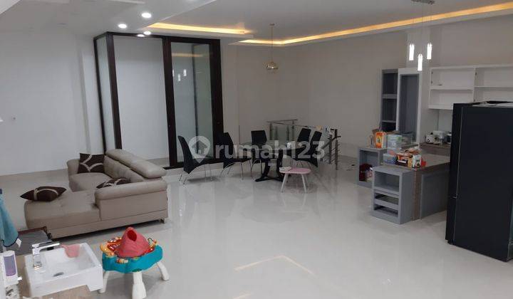 Rumah Mewah di Jalan Gunung Bromo Tanjung Merdeka Makassar 13