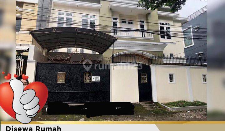 Rumah Cantik Tengah Kota Makassar Bwlakang KFC Gelael 1