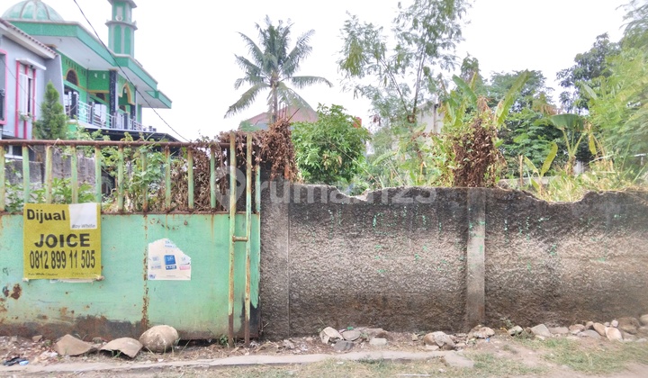 Ready-to-build plot on Cempaka Street, Cibubur. The location is very good and strategic. Ready-to-build plot on Cempaka Street, Cibubur. The location is very good and strategic.