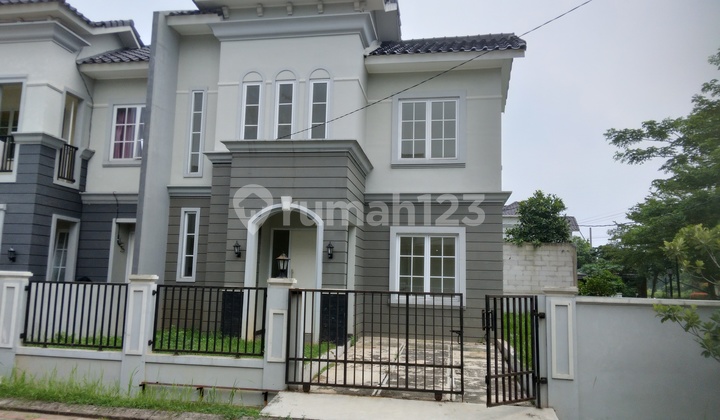 Beautiful 2-Story Corner House, Near Park in Harvest City, Cileungsi, Cibubur 2