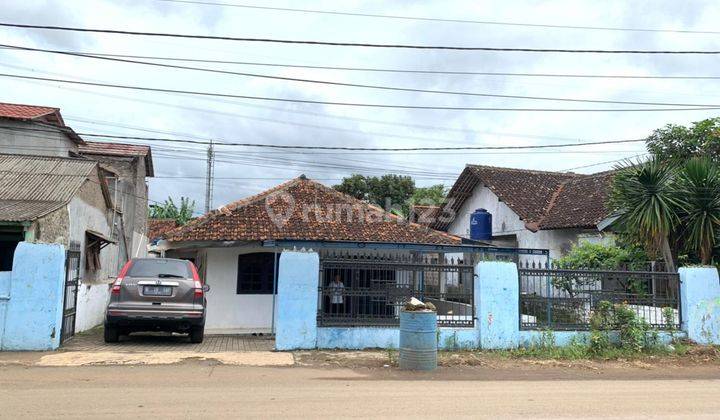 Di  rumah di pinggir jalan raya cikeas gunung putri bogor 1