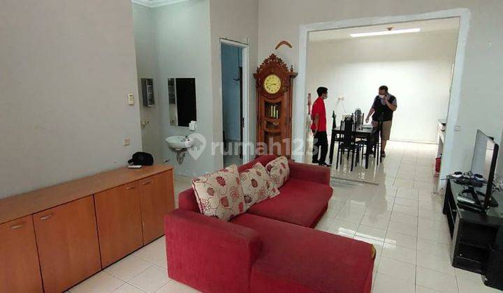 Rumah cantik 1 lantai di Legenda Wisata harga nego 2