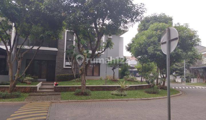 Rumah hoek depan taman siap huni ada kolam renangnya di citra grand cibubur 2