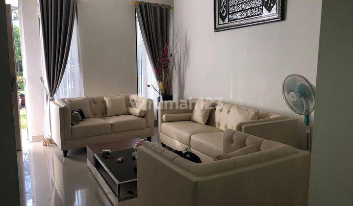 DI  rumah depan taman cantik dan asri di metland transyogi  cileungsi furnish harga nego 2