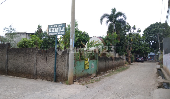 Ready-to-build plot on Cempaka Street, Cibubur. The location is very good and strategic. Ready-to-build plot on Cempaka Street, Cibubur. The location is very good and strategic.