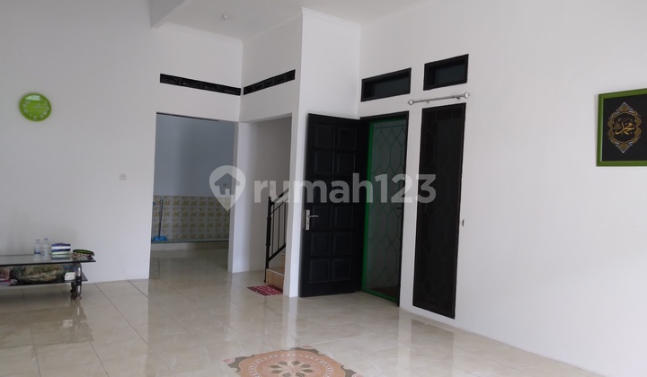 For sale: 2-story ready-to-occupy house in Bambu Apus, Cipayang, near Hankam HQ. 2