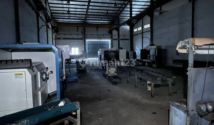 Dijual Gudang 2 Tingkat & Kantor Terawat di Lokasi Strategis di Delta Silicon 8 Cikarang. 2