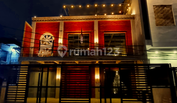 Disewakan Rumah dengan konsep Industrial, bangunan baru di kawasan elite setia budi jakarta selatan. Disewakan Rumah dengan konsep Industrial, bangunan baru di kawasan elite setia budi jakarta selatan.