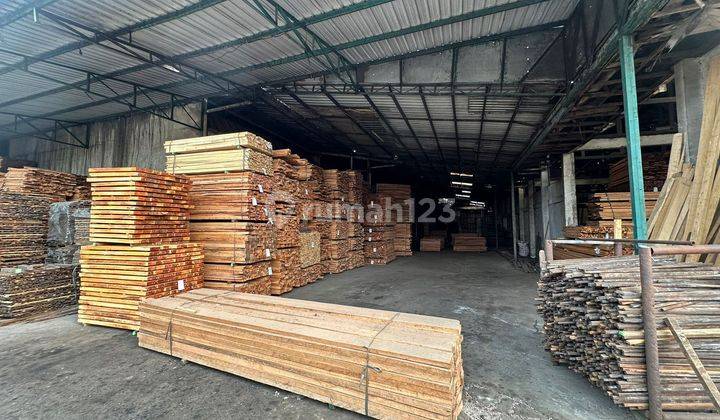 Gudang Eks Pabrik Kayu Peluang Emas di Lokasi Strategis 1