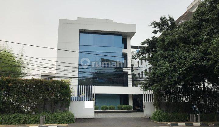 Gedung Lokasi Strategis 5 Lantai di Jalan Diponegoro Jakarta Pusat