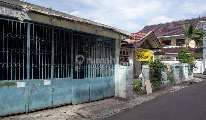 Rumah Vintage Hook Jl. Deltasari - Radio Dalam - Jakarta Selatan Lokasi Strategis 2