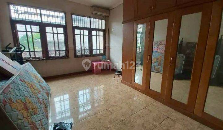 Rumah di Bintaro Utama Sektor 1 Jakarta Selatan, Semi Furnished 2