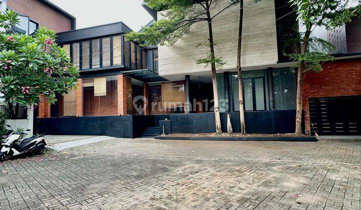  Rumah Modern Tropical di Kebayoran Lama Jakarta Selatan 1