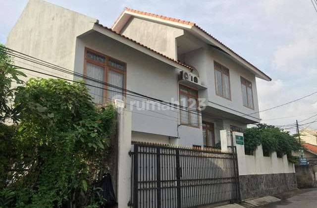 Rumah Rapih 2 Lantai Dalam Komplek Radio Dalam, Kebayoran Baru 1