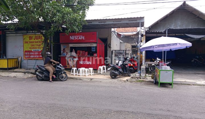 Active Boarding House in the Center of Lamongan City