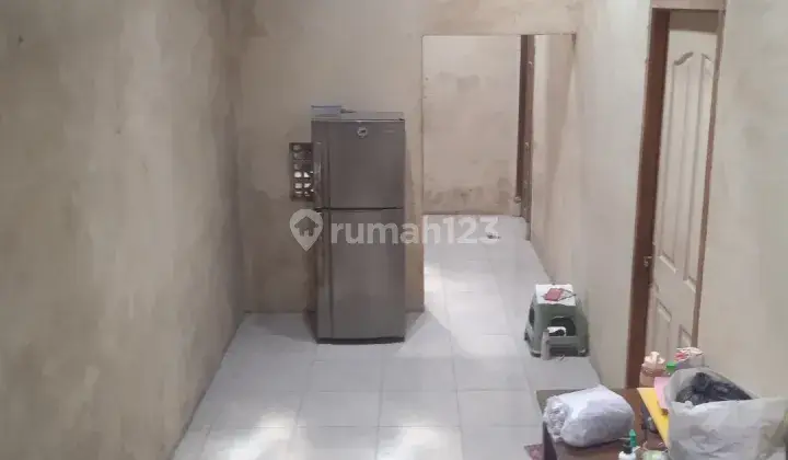 Rumah Strategis Buat Usaha Maupun Rumah Kost.  4