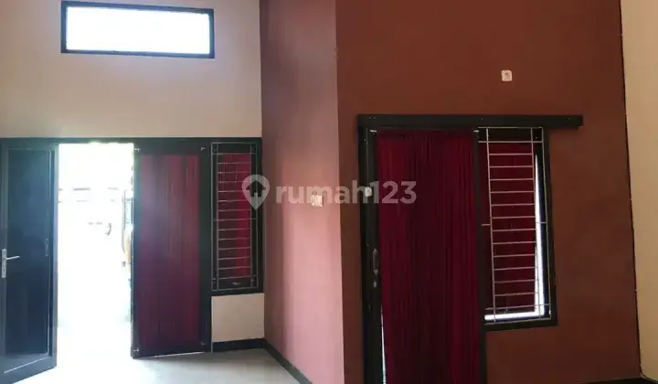 Rumah 2 Lantai, Siap Huni Lokasi Dekat Area Komersial 3