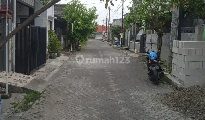 Rumah 2 Lantai, Siap Huni Lokasi Dekat Area Komersial 2