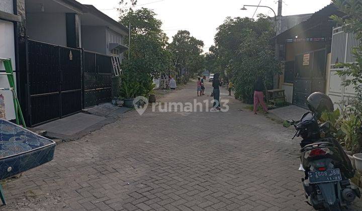 Rumah Dalam Kota Lamongan Siap Huni Padat Tetangga 2