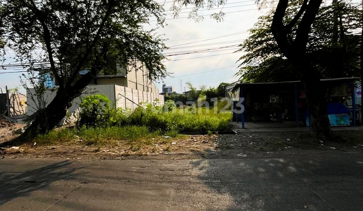 Commercial Plot Area on Main Road
