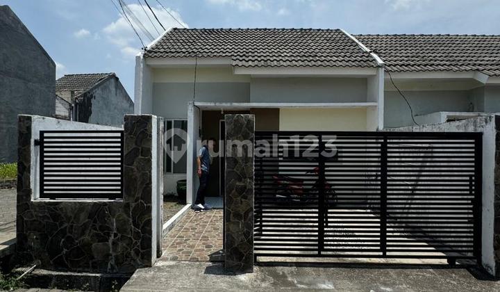 Alana Hills Driyorejo Alana Hills Driyorejo