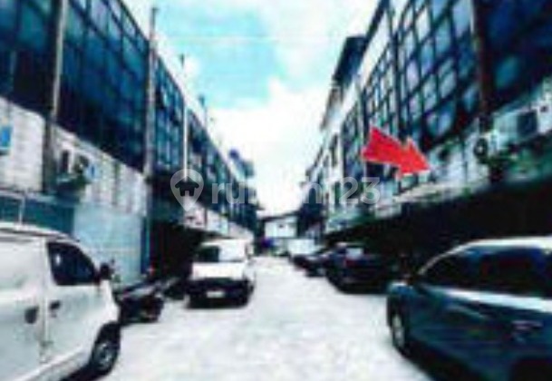 For Sale 3-Story Shop House, Land Area 210 M2, Below Market Price in Kapuk Muara, Penjaringan, North Jakarta 2