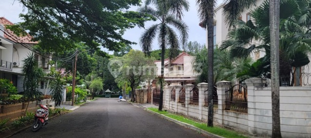 Dijual Rumah Hook Lt 874 M2 di Bintaro Pesanggrahan Jakarta Selatan 2