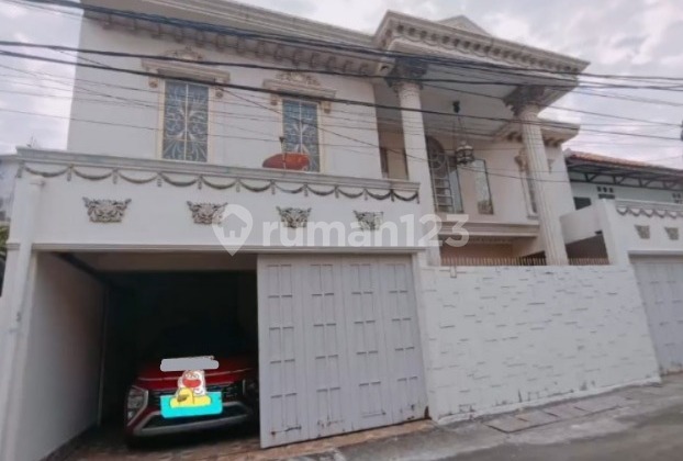 Dijual Rumah Mewah LT 182 M2 Lokasi Strategis di Tebet Jakarta Selatan