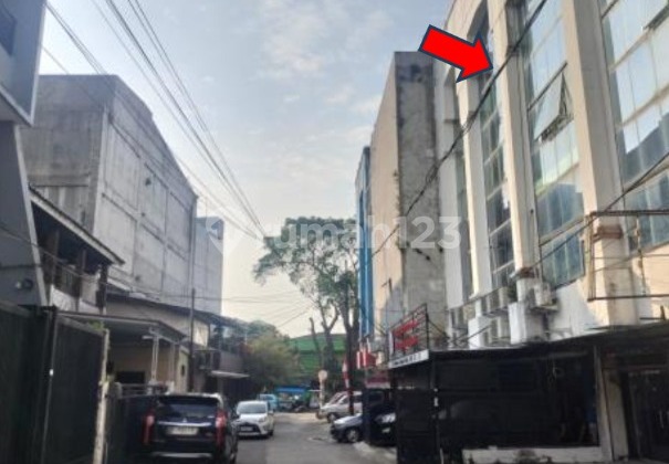 For Sale 4-Story Shop House in Senen, Central Jakarta 2