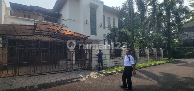 For Sale Hook House on 874 M2 Land in Bintaro Pesanggrahan, South Jakarta For Sale Hook House on 874 M2 Land in Bintaro Pesanggrahan, South Jakarta