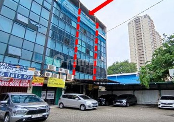 For Sale 4-Story Shop House in Strategic Location, Mangga Dua, Central Jakarta 2