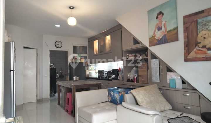 Townhouse Lippo Karawaci  Tangerang