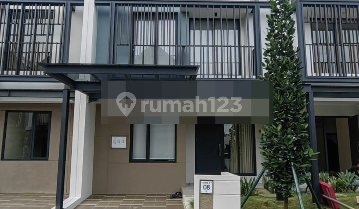 Leonora House Summarecon Serpong Tangerang