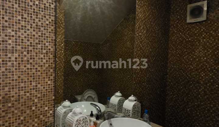 SAN LORENZO HOUSE GADING SERPONG, FACING THE PARK 2