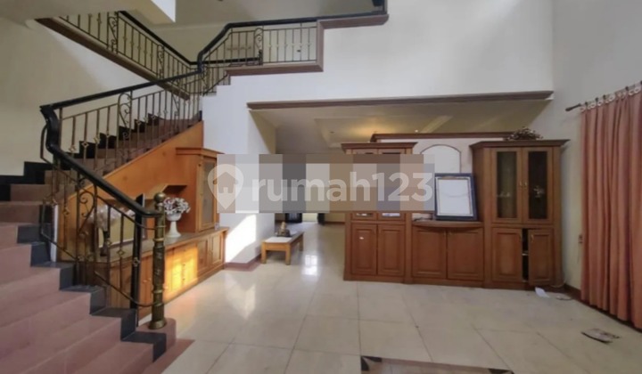 Rumah beverli golf lippo karawaci tangerang 2