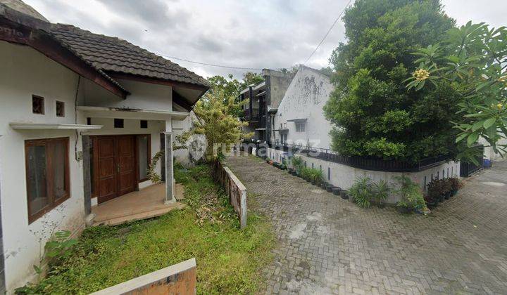 3 Menit Ringroad Utara Sleman, Rumah Bagus Full Furnished 1