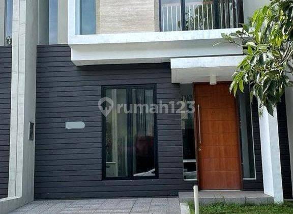 Rumah Northwest Lake Surabaya 2 Lantai Hadap Selatan 1