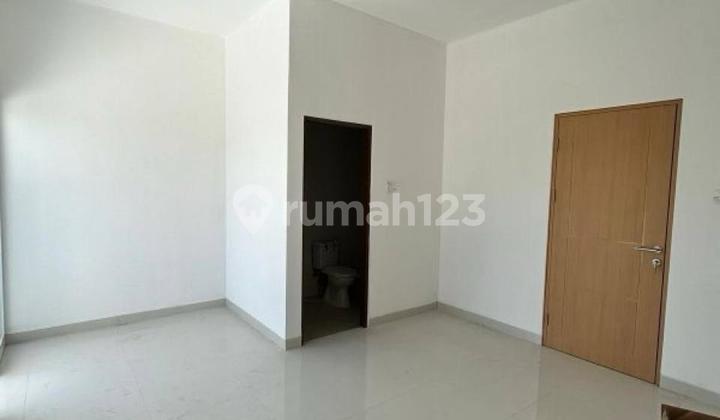 Rumah Rungkut Asri Tengah Surabaya 2 Lantai Hadap Timur 2