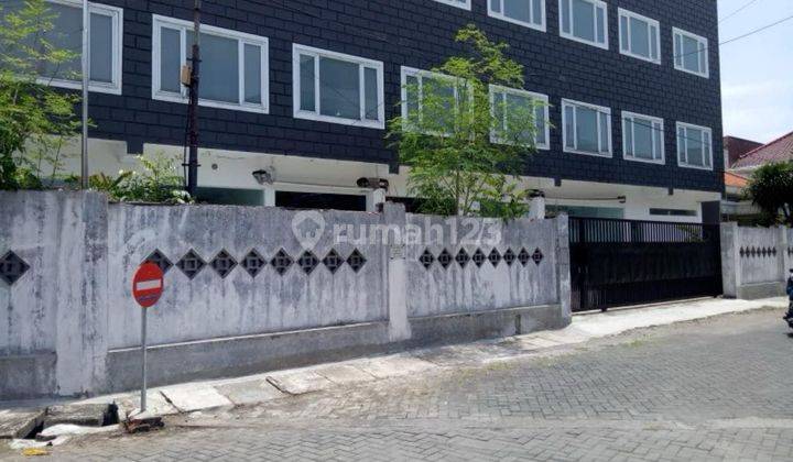 Rumah Putat Indah Timur Surabaya 3 Lantai Lokasi Strategis 1